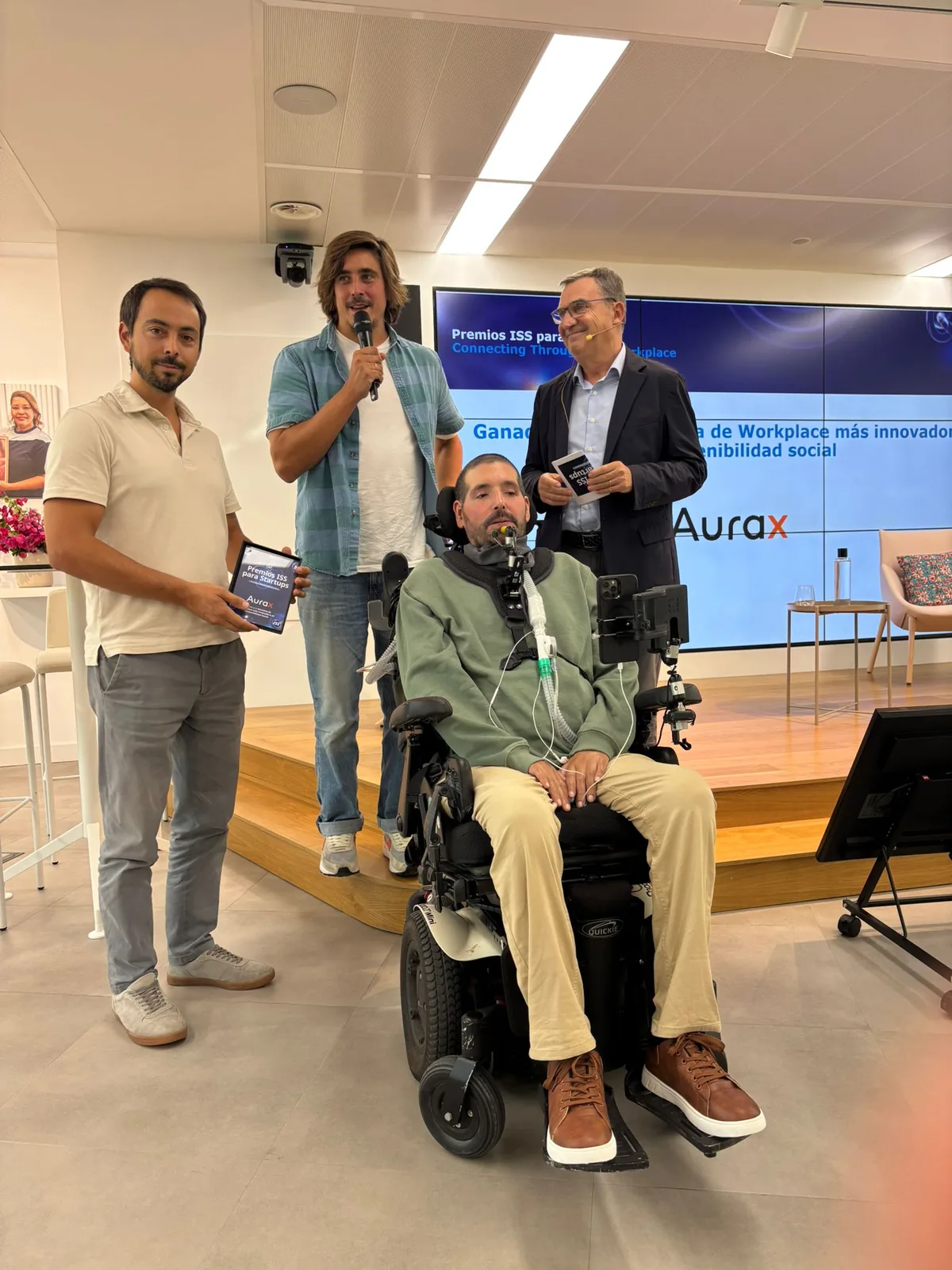 Armando Folgado en un evento público vinculado a AURAX